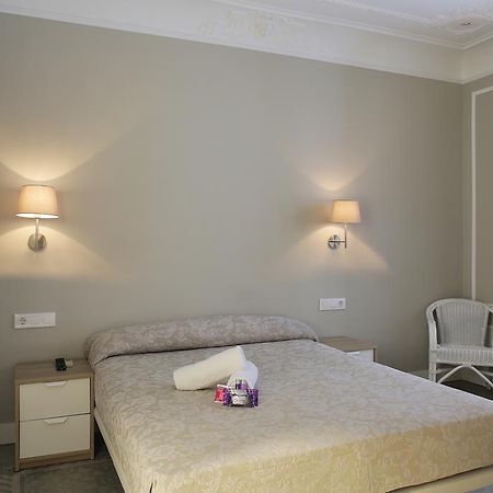Hostal Medea Barcelona Rom bilde