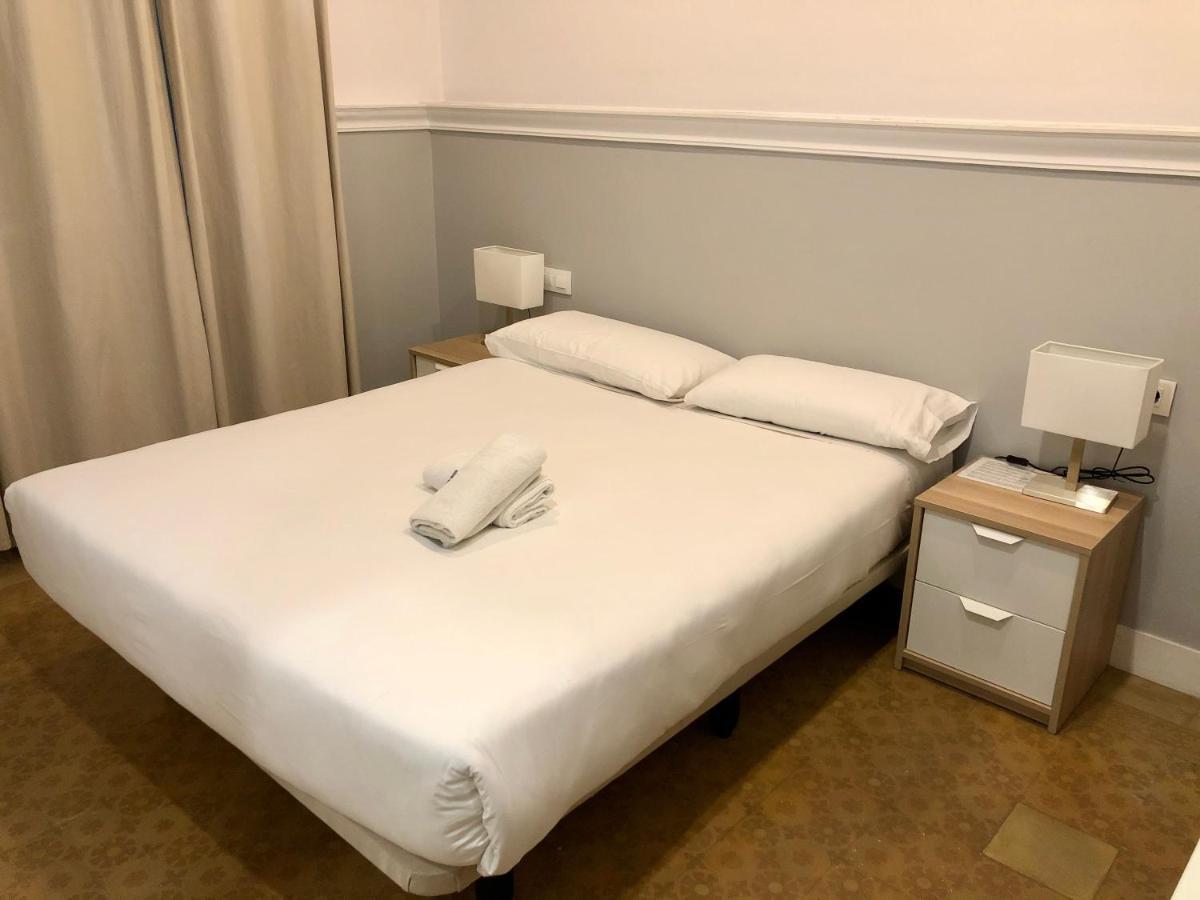 Hostal Medea Barcelona Eksteriør bilde